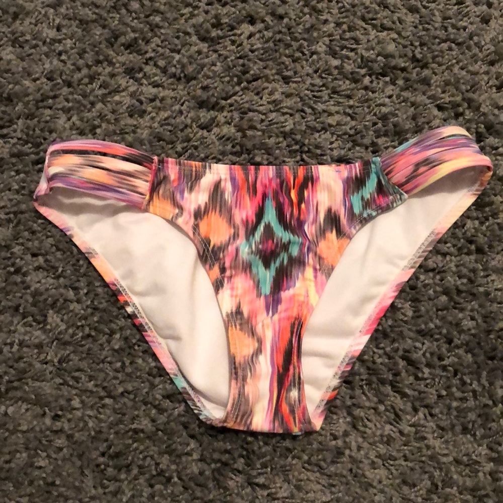 Swimsuit bottoms